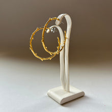 画像をギャラリービューアに読み込む, 🔹サージカルステンレス🔹 コーラルフープピアス / ゴールドメッキ (つや消し)