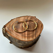 画像をギャラリービューアに読み込む, 🔹サージカルステンレス🔹 コーラルフープピアス / ゴールドメッキ (鏡面)