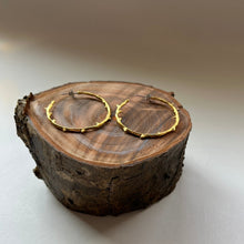 画像をギャラリービューアに読み込む, 🔹サージカルステンレス🔹 コーラルフープピアス / ゴールドメッキ (つや消し)