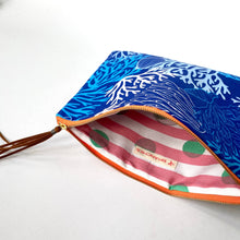 画像をギャラリービューアに読み込む, ポーチ Lサイズ *サンゴ&シェル柄(ブルー)