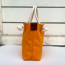画像をギャラリービューアに読み込む, BRANCHES オリジナル トートバッグМ *珊瑚刺繍入り*オレンジ(白刺繍、白紐)