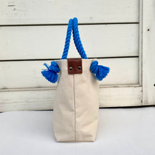 画像をギャラリービューアに読み込む, BRANCHES オリジナル トートバッグМ *珊瑚刺繍入り*キナリ(グレー刺繍、青紐)