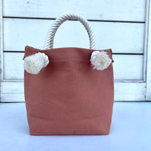 画像をギャラリービューアに読み込む, BRANCHES オリジナル トートバッグМ *珊瑚刺繍入り*オールドローズ(グレー刺繍、白紐)