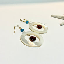 画像をギャラリービューアに読み込む, ✨NEW✨ 白蝶ドーナツ・天然石ピアス