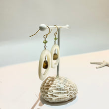 画像をギャラリービューアに読み込む, ✨NEW✨ 白蝶ドーナツ・天然石ピアス