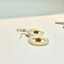画像をギャラリービューアに読み込む, ✨NEW✨ 白蝶ドーナツ・天然石ピアス