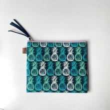 画像をギャラリービューアに読み込む, ポーチ Mサイズ *パイナップル柄(グリーン)