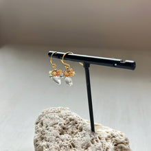 画像をギャラリービューアに読み込む, サファイアブーケピアス/オレンジ系