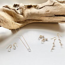 画像をギャラリービューアに読み込む, ブルームーンストーンのブーケピアス/ポスト