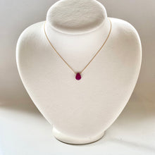 画像をギャラリービューアに読み込む, ルビーペアシェイプネックレス