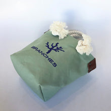 画像をギャラリービューアに読み込む, BRANCHES オリジナル トートバッグ *珊瑚刺繍入り*スモーキーセラドン(青刺繍、白紐)