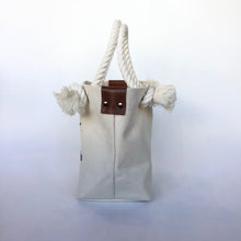 画像をギャラリービューアに読み込む, BRANCHES オリジナル トートバッグ *珊瑚刺繍入り*キナリ(青刺繍、白紐)