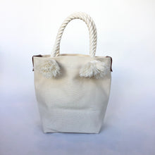 画像をギャラリービューアに読み込む, BRANCHES オリジナル トートバッグ *珊瑚刺繍入り*キナリ(青刺繍、白紐)