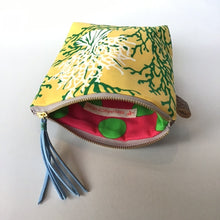 画像をギャラリービューアに読み込む, ポーチ Sサイズ *珊瑚柄(イエロー)