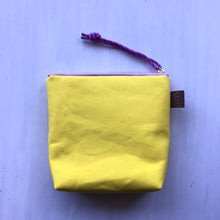 画像をギャラリービューアに読み込む, 珊瑚ロゴ刺繍ポーチ Sサイズ(イエロー)