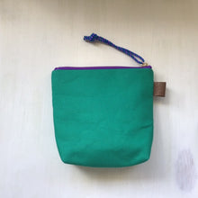 画像をギャラリービューアに読み込む, NEW✨ 珊瑚ロゴ刺繍ポーチ Sサイズ(グリーン)