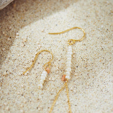 画像をギャラリービューアに読み込む, 淡水パールと深海珊瑚のアシンメトリーピアス