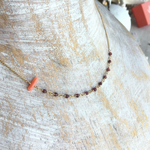 画像をギャラリービューアに読み込む, ガーネットと深海珊瑚のネックレス