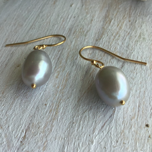画像をギャラリービューアに読み込む, 淡水パールの1粒ピアス(グレー)