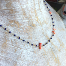 画像をギャラリービューアに読み込む, 【受注商品】ラピスラズリと深海珊瑚のシャンク巻きネックレス(40cm)