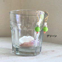 画像をギャラリービューアに読み込む, 染めクオーツの丸玉ピアス ★お好きな色が選べます