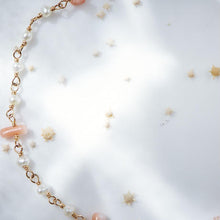 画像をギャラリービューアに読み込む, 淡水パールと深海珊瑚のシャンク巻きブレスレット