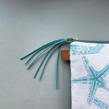 画像をギャラリービューアに読み込む, ポーチ Lサイズ *水色ヒトデ柄(白)