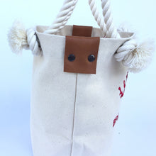 画像をギャラリービューアに読み込む, BRANCHES オリジナル トートバッグ *珊瑚刺繍入り*キナリ(赤刺繍、白紐)