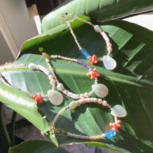 画像をギャラリービューアに読み込む, 深海珊瑚と白蝶貝&天然石のブレスレット ★お好きな色が選べます