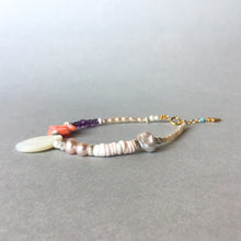 画像をギャラリービューアに読み込む, 深海珊瑚と白蝶貝&天然石のブレスレット ★お好きな色が選べます