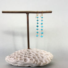 画像をギャラリービューアに読み込む, ターコイズピアス 《7粒》