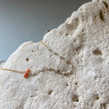 画像をギャラリービューアに読み込む, アマゾナイトと深海珊瑚のネックレス