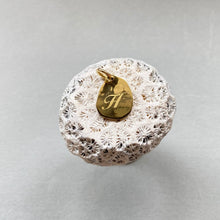 画像をギャラリービューアに読み込む, イニシャルチャーム(真鍮)