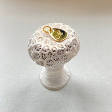 画像をギャラリービューアに読み込む, イニシャルチャーム(真鍮)