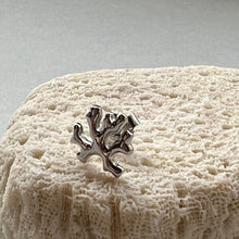 画像をギャラリービューアに読み込む, 🔹サージカルステンレス🔹 片方ピアス / 珊瑚