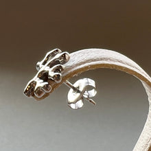 画像をギャラリービューアに読み込む, 🔹サージカルステンレス🔹 片方ピアス / 珊瑚