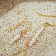 画像をギャラリービューアに読み込む, 淡水パールと深海珊瑚のアシンメトリーピアス