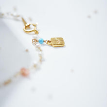 画像をギャラリービューアに読み込む, 淡水パールと深海珊瑚のシャンク巻きブレスレット