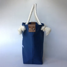 画像をギャラリービューアに読み込む, 　BRANCHES オリジナル　トートバッグМ　＊珊瑚刺繍入り＊インディゴ（白刺繍、白紐）
