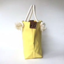 画像をギャラリービューアに読み込む, BRANCHES オリジナル　トートバッグМ　＊珊瑚刺繍入り＊クリーム(白刺繍、白紐）
