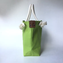 画像をギャラリービューアに読み込む, BRANCHES オリジナル　トートバッグМ　＊珊瑚刺繍入り＊グラスグリーン（白刺繍、白紐）
