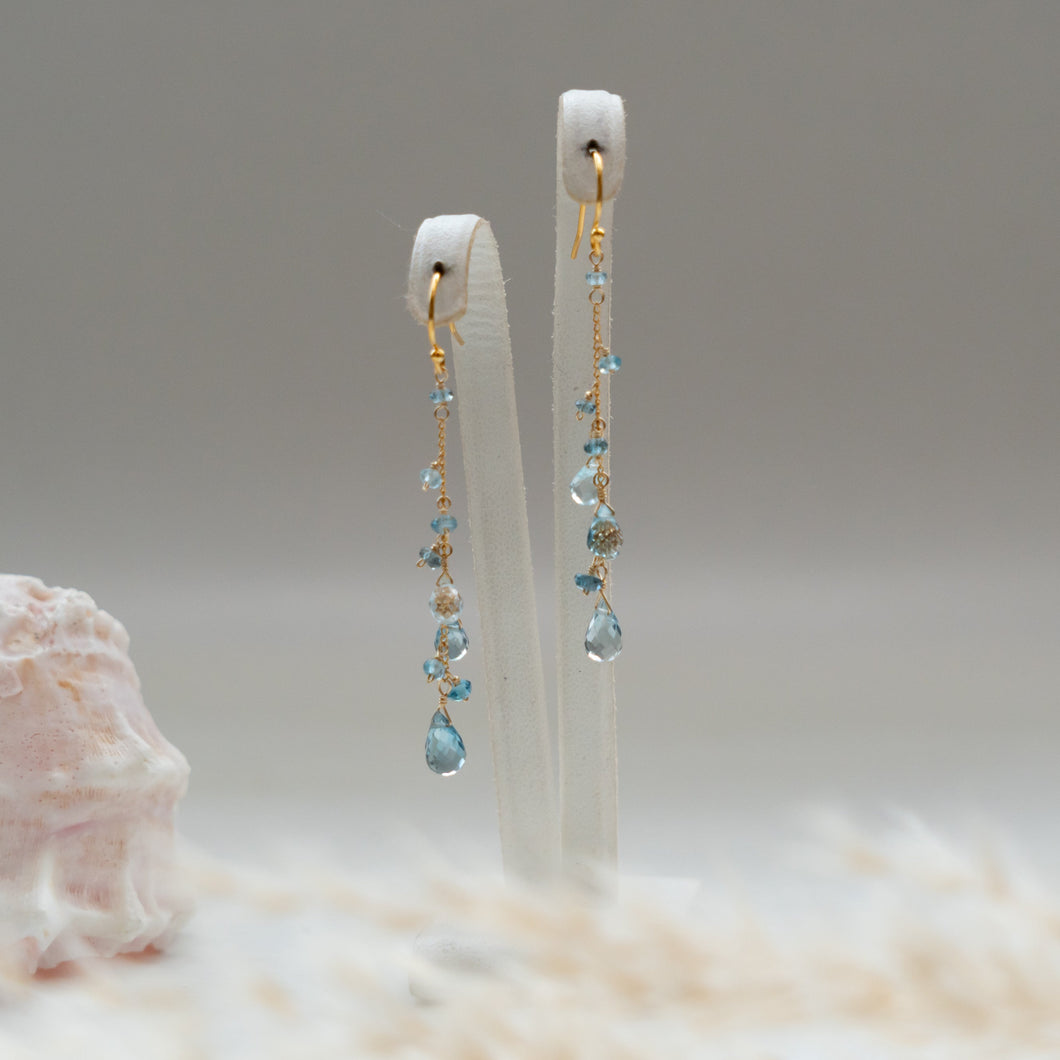 ✨NEW【11月の誕生石】ブルートパーズのチェーンピアス