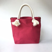 画像をギャラリービューアに読み込む, 　BRANCHES オリジナル　トートバッグМ　＊珊瑚刺繍入り＊ホットピンク（白刺繍、白紐）
