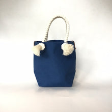 画像をギャラリービューアに読み込む, BRANCHES オリジナル　トートバッグ　＊珊瑚刺繍入り＊インディゴ(赤刺繍、白紐）
