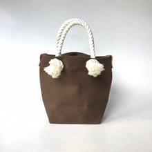 画像をギャラリービューアに読み込む, BRANCHES オリジナル　トートバッグS　＊珊瑚刺繍入り＊ココア（グレー刺繍、白紐）
