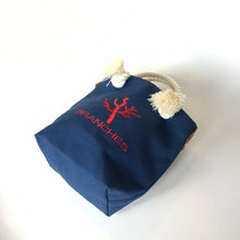 画像をギャラリービューアに読み込む, BRANCHES オリジナル　トートバッグ　＊珊瑚刺繍入り＊インディゴ(赤刺繍、白紐）
