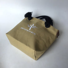 画像をギャラリービューアに読み込む, BRANCHES オリジナル　トートバッグМ　＊珊瑚刺繍入り＊サンドベージュ(白刺繍、黒紐)
