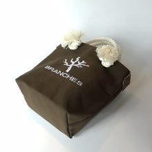 画像をギャラリービューアに読み込む, BRANCHES オリジナル　トートバッグ　＊珊瑚刺繍入り＊スモーキーブラウン(白刺繍、白紐)
