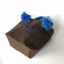 画像をギャラリービューアに読み込む, BRANCHES オリジナル　トートバッグS　＊珊瑚刺繍入り＊ココア（青刺繍、青紐）
