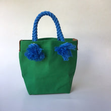 画像をギャラリービューアに読み込む, BRANCHES オリジナル　トートバッグS　＊珊瑚刺繍入り＊モスグリーン（青刺繍、青紐）
